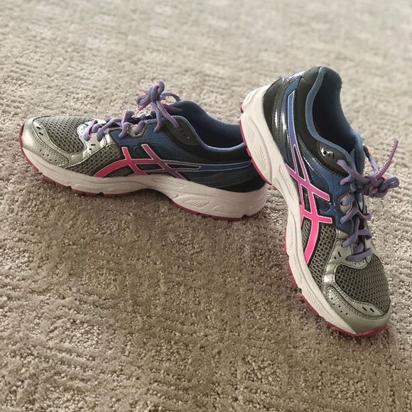 Asics athletic shoes! - Picture 6 of 7